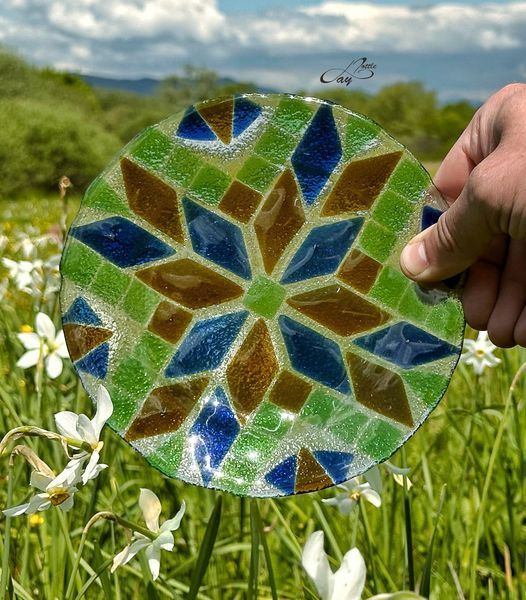 Ornamental plate "Narcissus Valley"